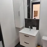 Maison Entiere Avec Parking Gratuit, Wifi & Clim *