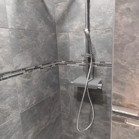 Vakantiehuis Maison Entiere Avec Parking Gratuit, Wifi & Clim *