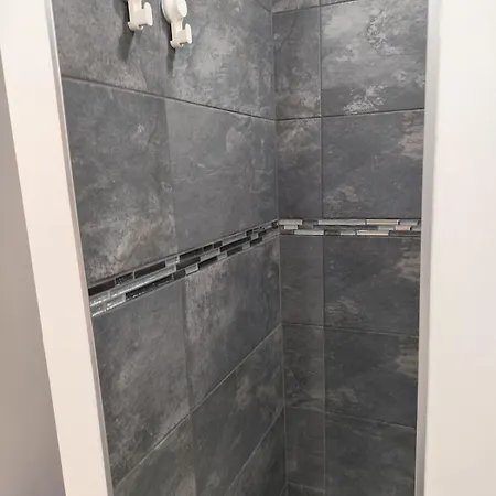 Maison Entiere Avec Parking Gratuit, Wifi & Clim Vakantiehuis *